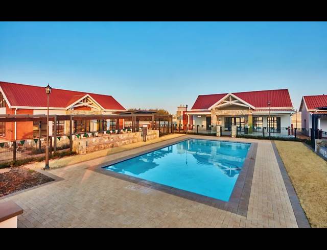 2 BEDROOM TOWNHOUSE TO LET IN GLEN MARAIS